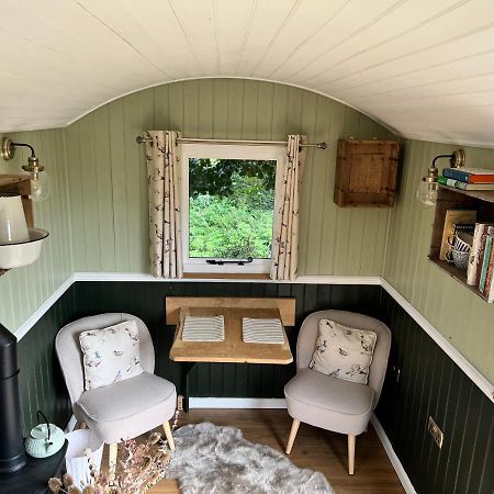 Stonehenge Campsite & Glamping Hotel Berwick St James Buitenkant foto