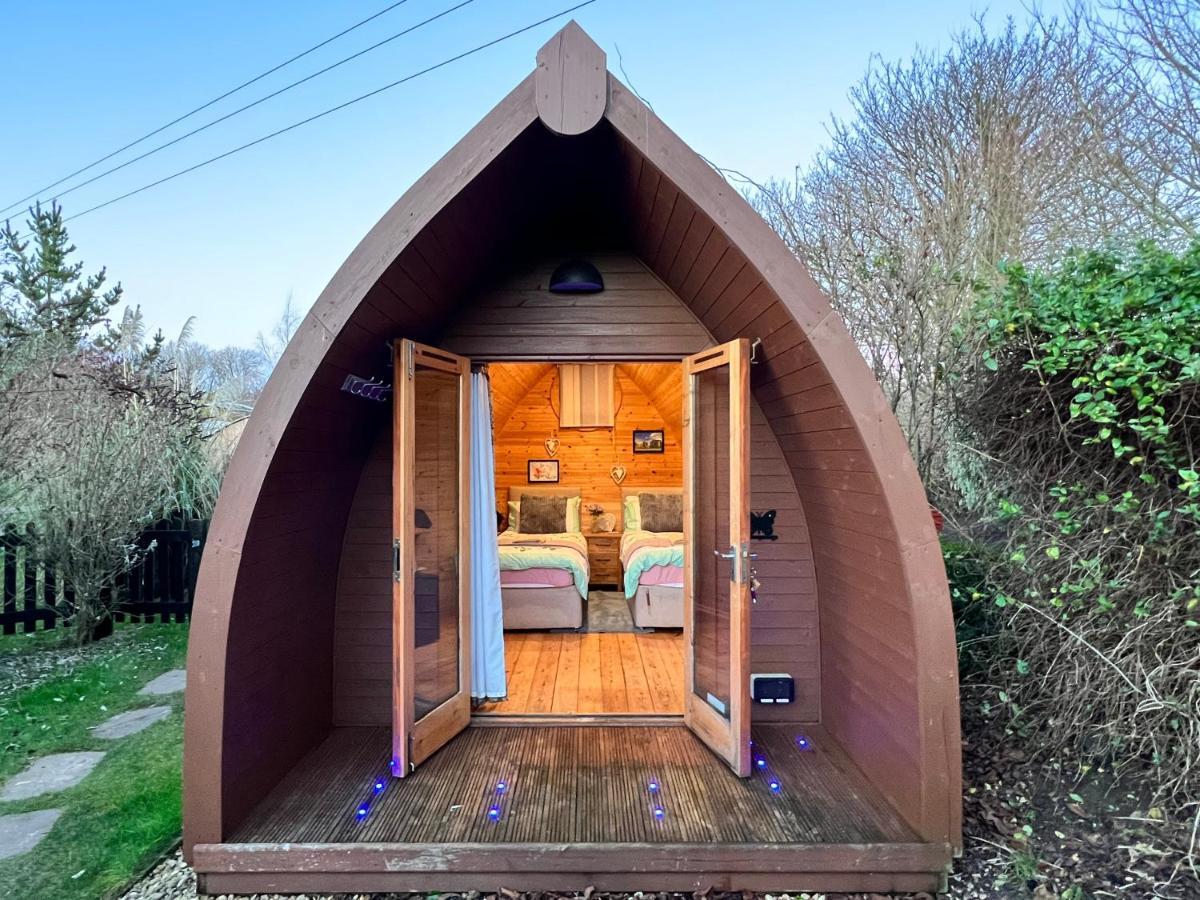 Stonehenge Campsite & Glamping Hotel Berwick St James Buitenkant foto