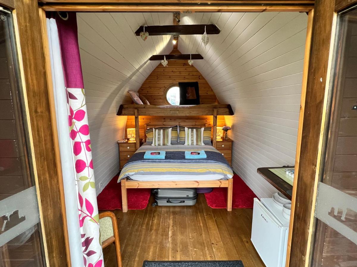 Stonehenge Campsite & Glamping Hotel Berwick St James Buitenkant foto