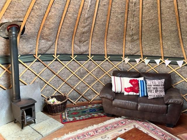 Stonehenge Campsite & Glamping Hotel Berwick St James Buitenkant foto